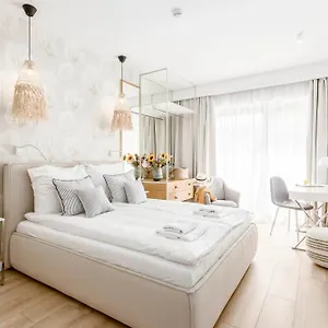 Chmielna 10 - Kompleks Deo - Old Town Hotel apartamentowy